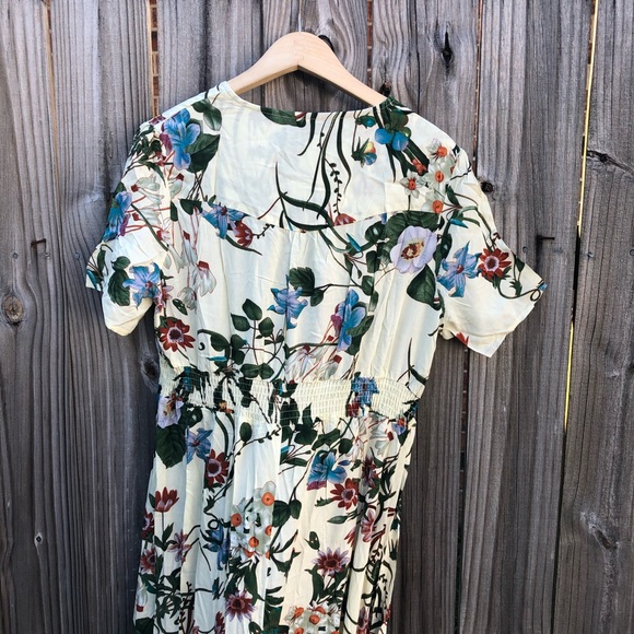 ❌SOLD❌ Split ButtonUp Front Floral Dress - Picture 11 of 16